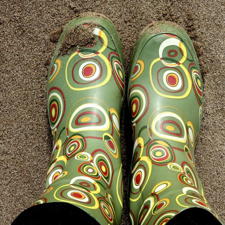 Wellingtons, booths and rain boots